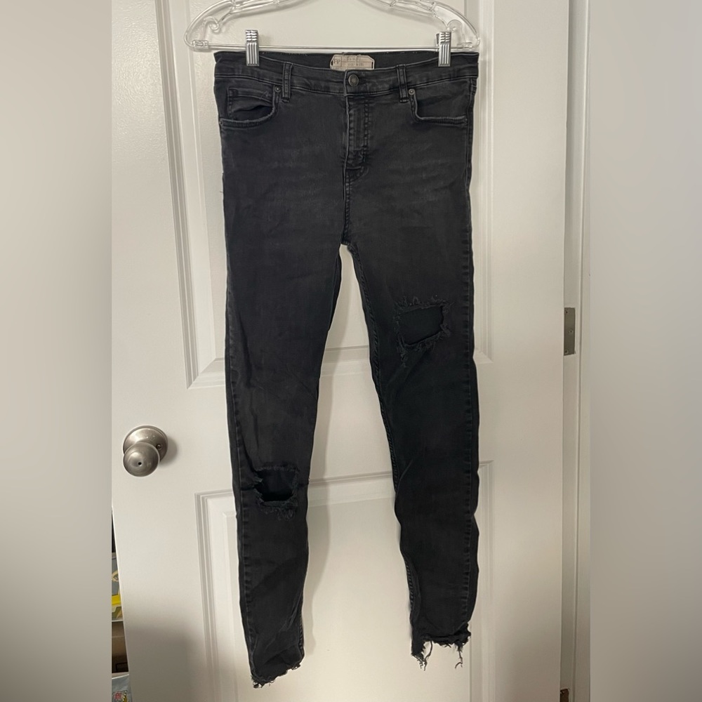 FREE PEOPLE BLACK JEANS - SIZE 28!